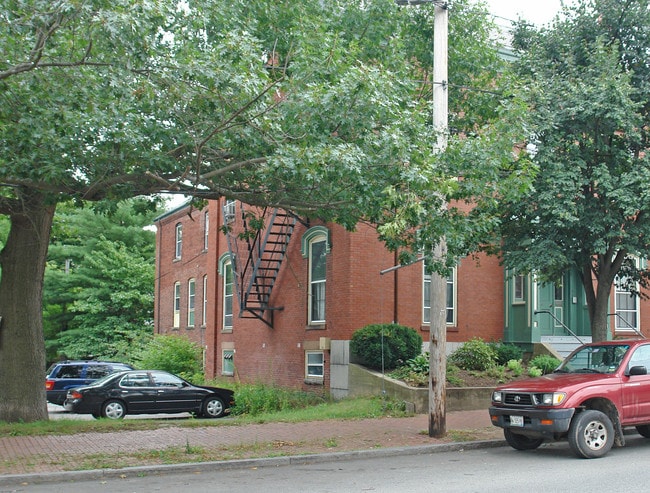 156 Danforth St in Portland, ME - Foto de edificio - Building Photo