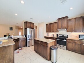 406 Elm Lake Dr in Huffman, TX - Building Photo - Building Photo