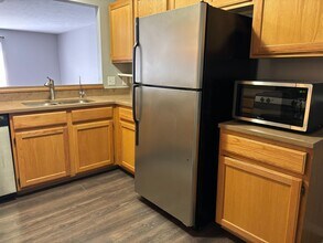 3296 Park Ridge Ln NE in Grand Rapids, MI - Building Photo - Building Photo