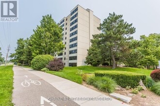 600 Grenfell Dr in London, ON - Building Photo - Building Photo