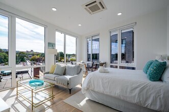 38 Hichborn St, Unit 401 in Boston, MA - Building Photo - Building Photo