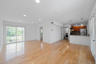 1313 E 52nd St in Austin, TX - Building Photo - Building Photo