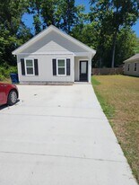 118 Navajo Trail in Crawfordville, FL - Building Photo
