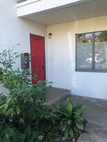 3048 Luna Dr in Ventura, CA - Building Photo