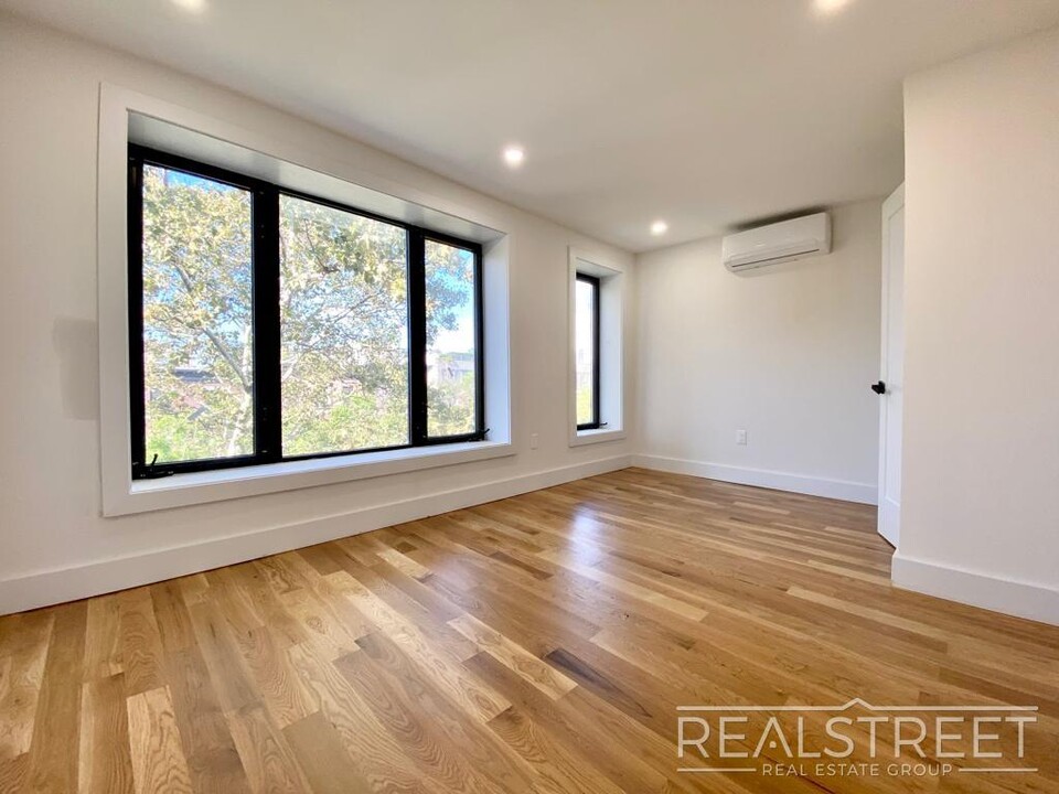 286 Gates Ave-Unit -4 in Brooklyn, NY - Building Photo