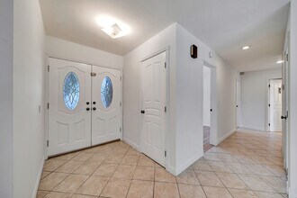 18716 Nau Ave in Porter Ranch, CA - Building Photo - Building Photo