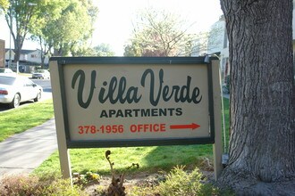 West Village Apartments in San Jose, CA - Foto de edificio - Building Photo
