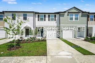 11910 Sylvia St in Dade City, FL - Building Photo