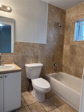 1930 SW 2nd St in Miami, FL - Foto de edificio - Building Photo