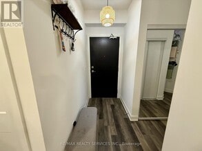 50 Lakebreeze Dr in Clarington, ON - Building Photo - Building Photo