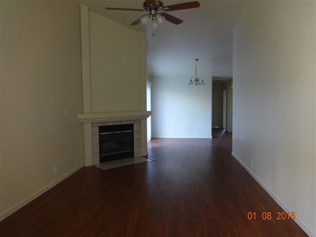 954 Crisp Dr in Yuba City, CA - Building Photo - Building Photo