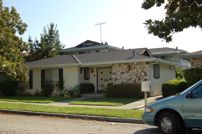 400 Richfield in San Jose, CA - Foto de edificio - Building Photo