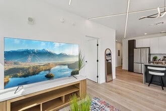 Rainbow Road in Phoenix, AZ - Foto de edificio - Building Photo