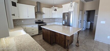 839 W Hermosa Dr in Wickenburg, AZ - Foto de edificio - Building Photo