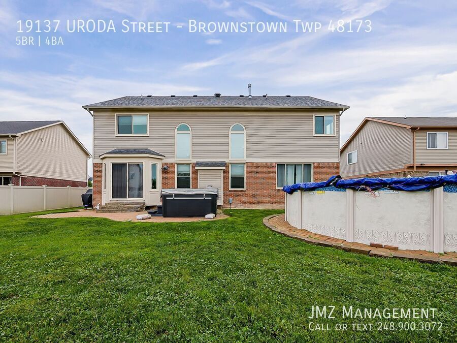 19137 Uroda St in Brownstown Township, MI - Building Photo