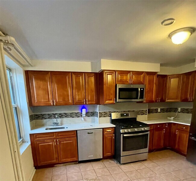 837 Greene Ave in Brooklyn, NY - Building Photo - Building Photo