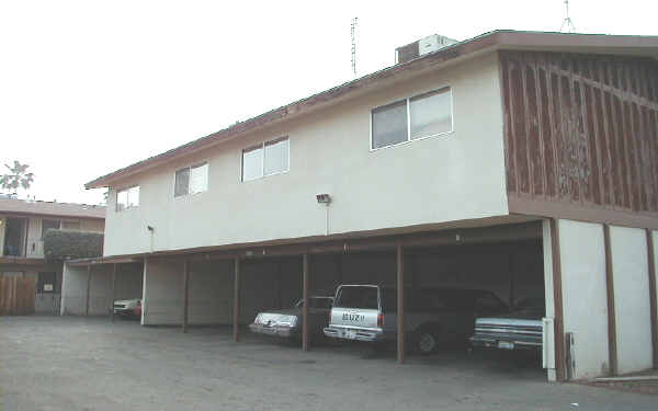 2750 E Hammond in Fresno, CA - Foto de edificio - Building Photo