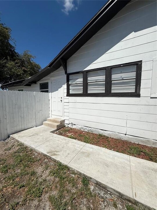 3124 W Ivy St in Tampa, FL - Building Photo