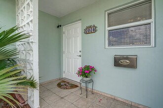 202 W High Point Terrace in Delray Beach, FL - Building Photo - Building Photo