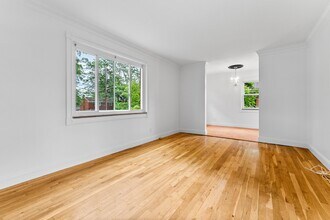 947 Brintell St in Pittsburgh, PA - Building Photo - Building Photo