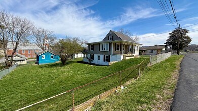 301 Lynn Ave in Kingsport, TN - Building Photo - Building Photo