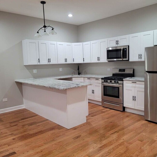 6510 S St Lawrence Ave-Unit -1 in Chicago, IL - Building Photo - Building Photo