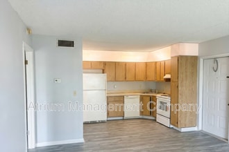 8203 Sun Spring Cir in Orlando, FL - Building Photo - Building Photo