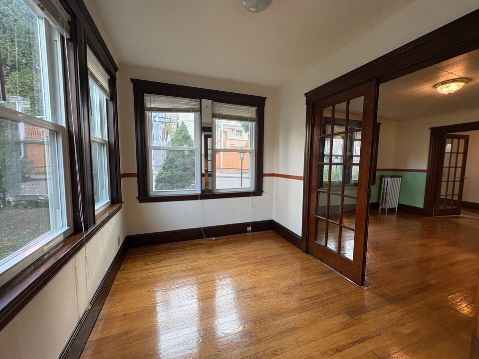 157 Hillside St, Unit 1 in Boston, MA - Foto de edificio