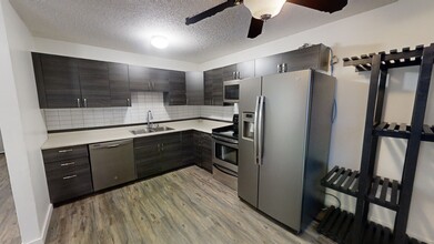 7863 Cedarwood Park in Grande Prairie, AB - Building Photo - Building Photo