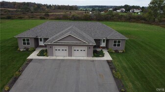 4255 Bell Crest Dr in Cortland, NY - Building Photo