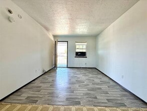 302 Calhoun Dr in Rockdale, TX - Building Photo - Building Photo