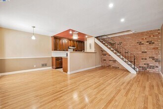 2141 Swan Ct in Union City, CA - Building Photo - Building Photo