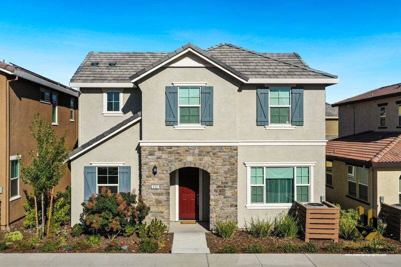 232 Rochdale St in Roseville, CA - Building Photo