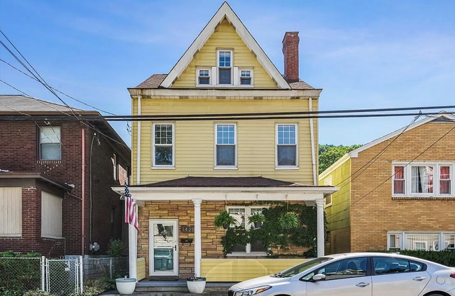 property at 1428 Evergreen Ave