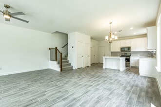 333 Oakbend Dr in Lewisville, TX - Building Photo - Building Photo