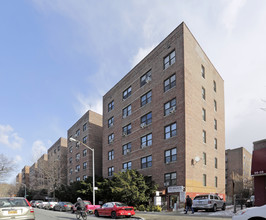 98-30 67th Avenue in Flushing, NY - Foto de edificio - Building Photo