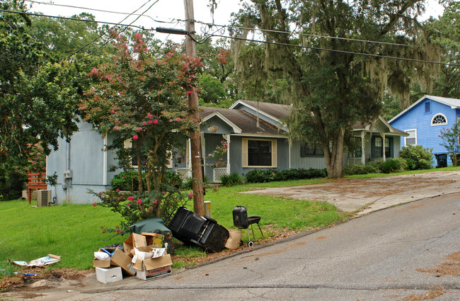 1559 Coombs Dr in Tallahassee, FL - Building Photo - Building Photo