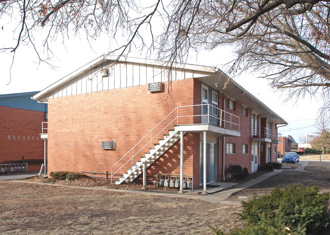 Campus View West in Lawrence, KS - Building Photo - Building Photo