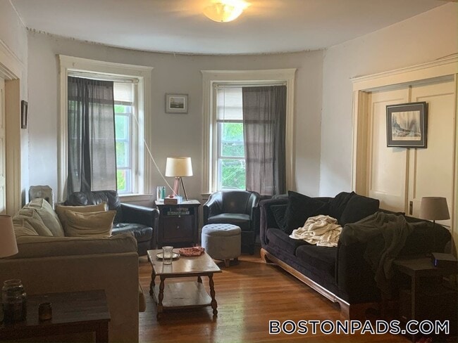 187 Winthrop Rd in Brookline, MA - Building Photo - Building Photo