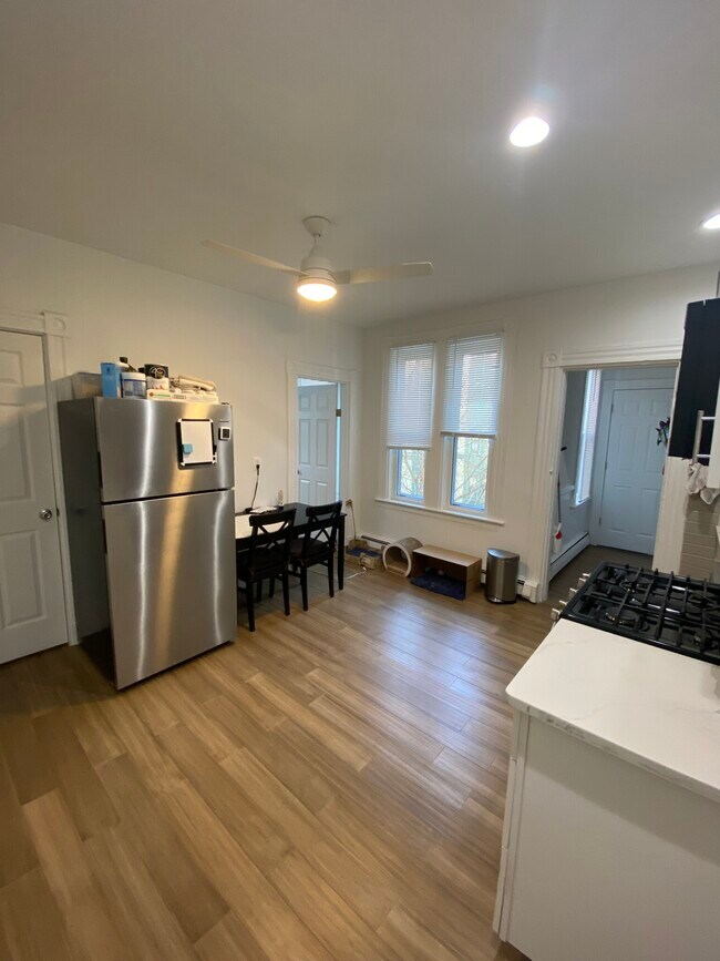 259 Windsor St, Unit 2L in Cambridge, MA - Building Photo - Building Photo