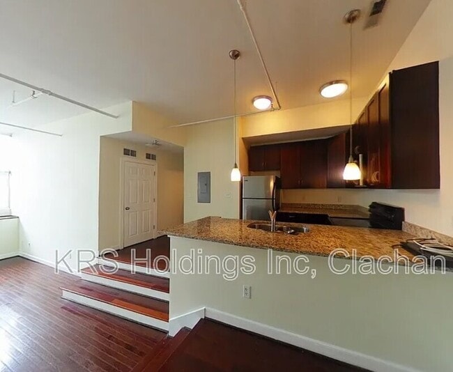 property at 123 E Broad St