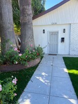 12640 Bessemer St in Los Angeles, CA - Building Photo