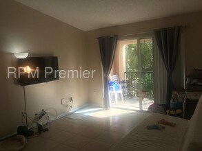7930 N Nob Hill Rd-Unit -APT 306 in Tamarac, FL - Building Photo - Building Photo