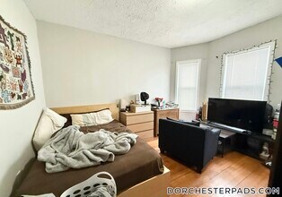 17 Cawfield St in Boston, MA - Building Photo - Building Photo