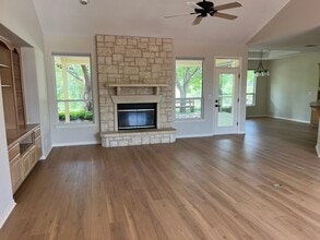 804 Broken Arrow in Horseshoe Bay, TX - Building Photo - Building Photo