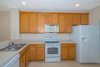 3580 Wilshire Way Rd in Orlando, FL - Building Photo - Building Photo