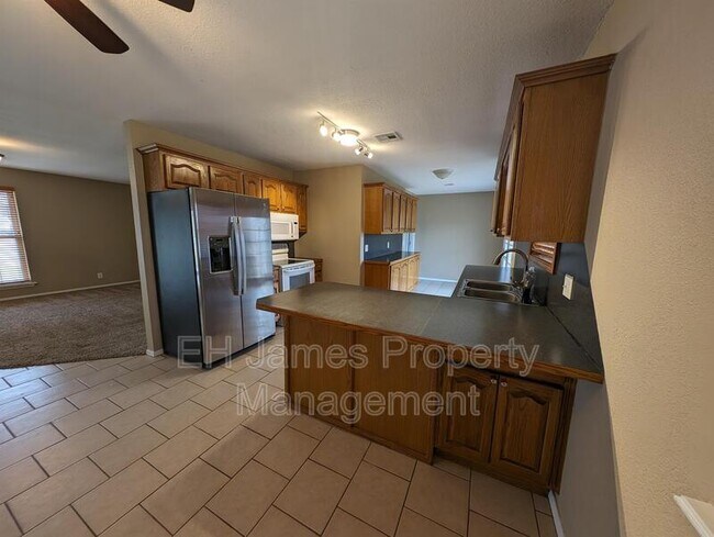 104 Aspen Ct in Cleveland, OK - Building Photo - Building Photo