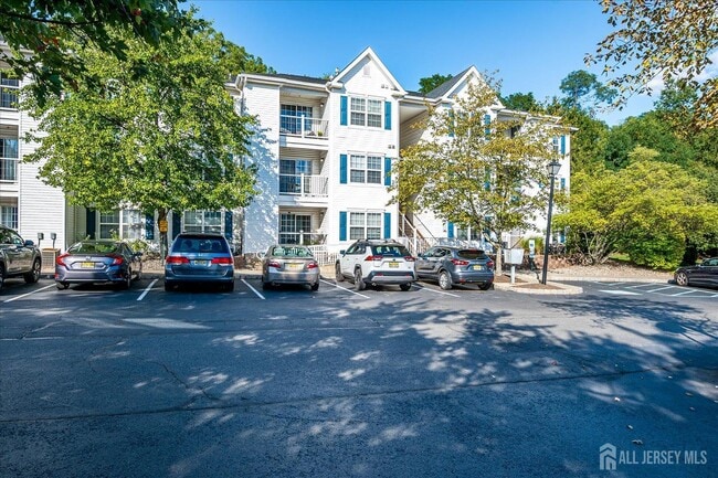 936 Waterford Dr in Edison, NJ - Building Photo - Building Photo