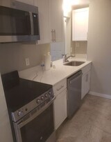 120 Main St in Darby, PA - Building Photo