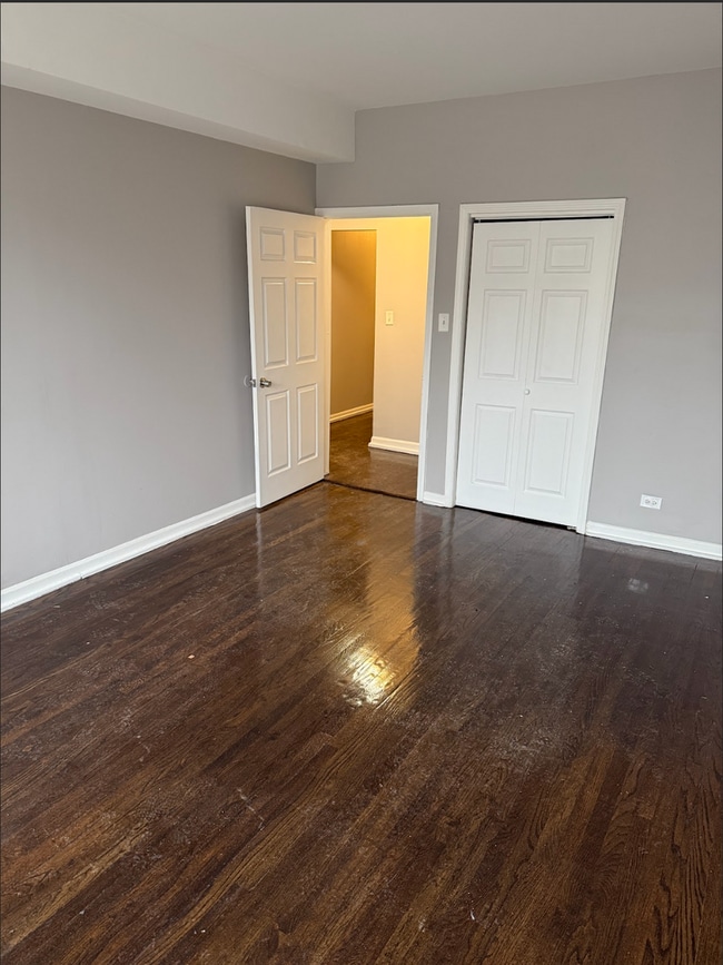 1607 N LeClaire Ave, Unit 1 in Chicago, IL - Foto de edificio - Building Photo